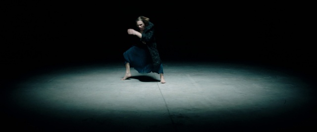 Video Reference: Leg, Dance, Flash photography, Performing arts, Entertainment, Choreography, Barefoot, Event, Darkness, Performance art