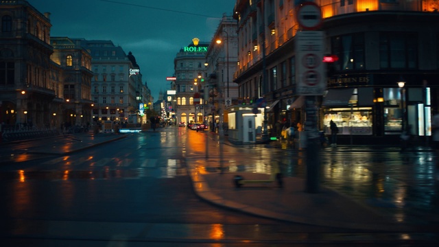 Video Reference: Building, Window, Sky, Automotive lighting, Street light, Road surface, Infrastructure, Lighting, Cloud, Electricity