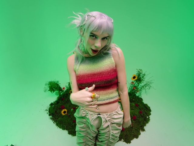Video Reference: Green, Human body, Plant, People in nature, Grass, Happy, Wig, Waist, Bangs, Long hair