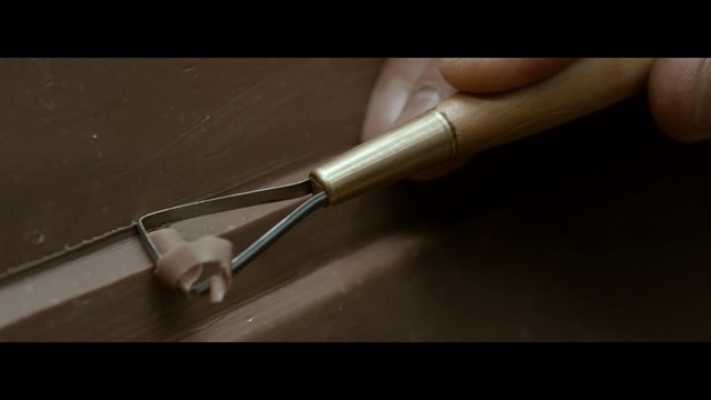 Video Reference: Eyelash, Tool, Wood, Gas, Metal, Kitchen utensil, Audio equipment, Automotive exterior, Auto part, Service