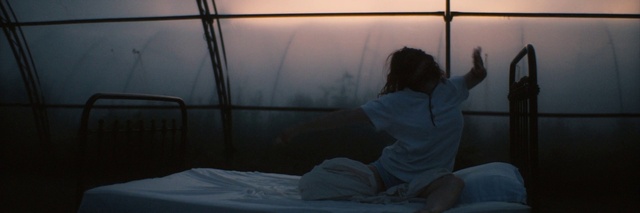 Video Reference: Atmosphere, Water, Sky, Cloud, Flash photography, Dusk, Sunlight, Snow, Comfort, Tints and shades