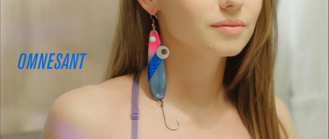 Video Reference: Nose, Lip, Eyebrow, Eyelash, Eyewear, Ear, Neck, Jaw, Vision care, Body jewelry