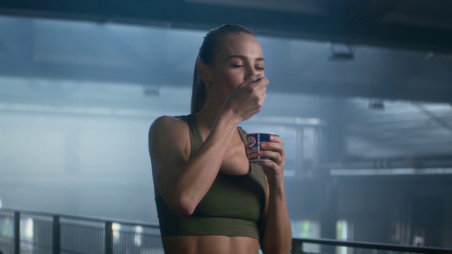 Video Reference: Arm, Shoulder, Flash photography, Jaw, Neck, Gesture, Elbow, Thigh, Waist, Chest