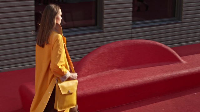 Video Reference: Shoulder, Window, Sleeve, Pink, Comfort, Automotive design, Street fashion, Leisure, Magenta, Fun