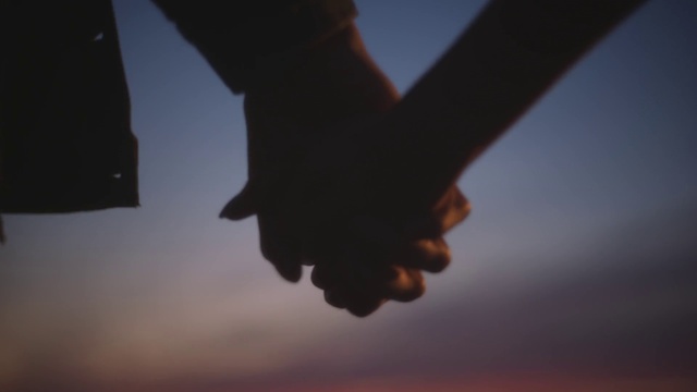 Video Reference: Cloud, Atmosphere, Arm, Sky, Leg, Flash photography, Gesture, Finger, Nail, Thumb