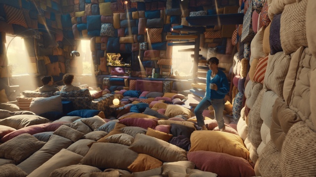 Video Reference: World, Temple, Wood, Interior design, Comfort, City, Gunny sack, Room, Living room, Flooring