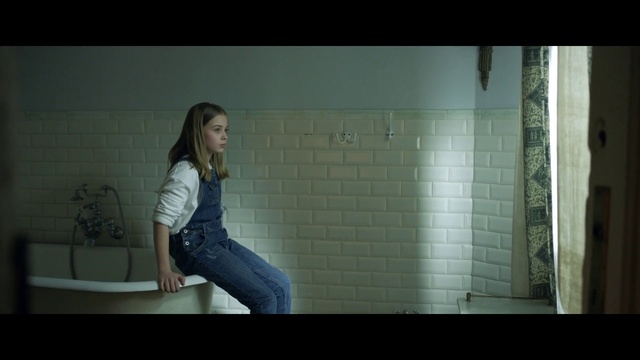 Video Reference: Flash photography, Gesture, Tints and shades, Knee, Thigh, Darkness, Human leg, Font, Sitting, Room