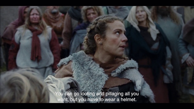 Video Reference: Fun, Fashion design, Street fashion, Happy, Event, Crowd, Fur, Photo caption, Audience, Conversation