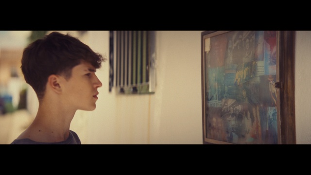 Video Reference: Eyelash, Flash photography, Jaw, Art, Tints and shades, Darkness, Room, Visual arts, Fun, Flesh