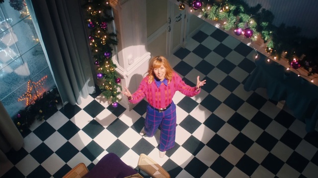 Video Reference: Purple, Standing, Architecture, Interior design, Pink, Floor, Fun, Flooring, Leisure, Christmas ornament