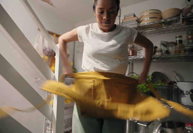 Video Reference: Sleeve, Cooking, Gas, T-shirt, Membranophone, Workwear, Elbow, Cook, Kitchen, Kitchen appliance