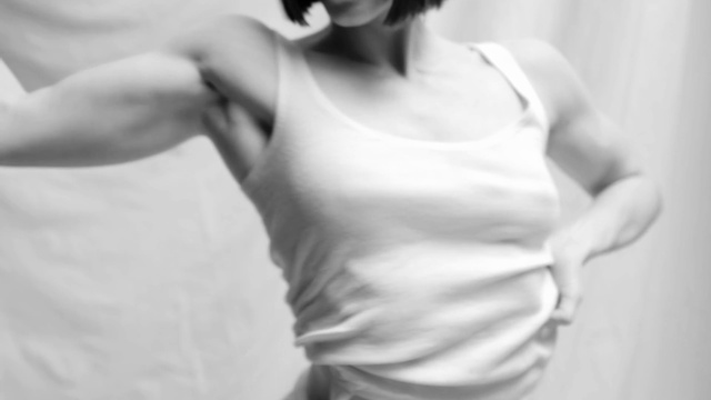 Video Reference: Joint, Hairstyle, Arm, Shoulder, Human body, Neck, Jaw, Flash photography, Sleeve, Waist