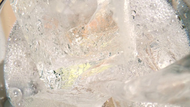 Video Reference: Fluid, Liquid, Geology, Soil, Concrete, Chemical compound, Rock, Sand, Mixture, Dish