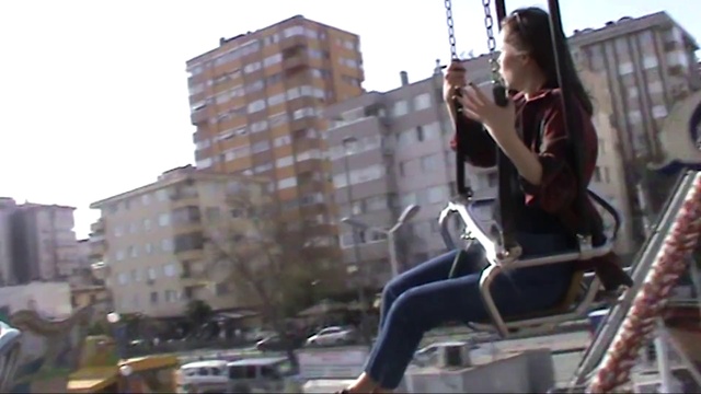 Video Reference: Sky, Building, Car, Travel, Tower block, City, Recreation, Leisure, Thigh, Urban area