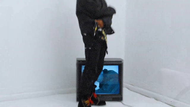 Video Reference: Outerwear, Shoulder, Sleeve, Grey, Gadget, Bag, Waist, Denim, Electric blue, Communication Device