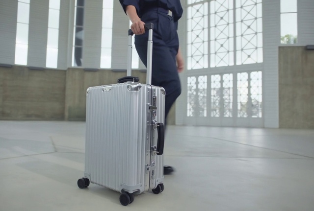 Video Reference: Window, Floor, Rolling, Sports equipment, Flooring, Gas, Bag, Home appliance, Luggage and bags, Machine