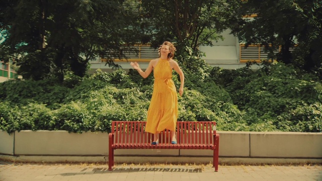 Video Reference: Plant, People in nature, Tree, Temple, Orange, Wood, Grass, Leisure, Happy, Tints and shades