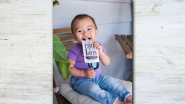 Video Reference: Arm, Smile, Baby & toddler clothing, Happy, T-shirt, Eyelash, Toddler, Flash photography, Wood, Electric blue
