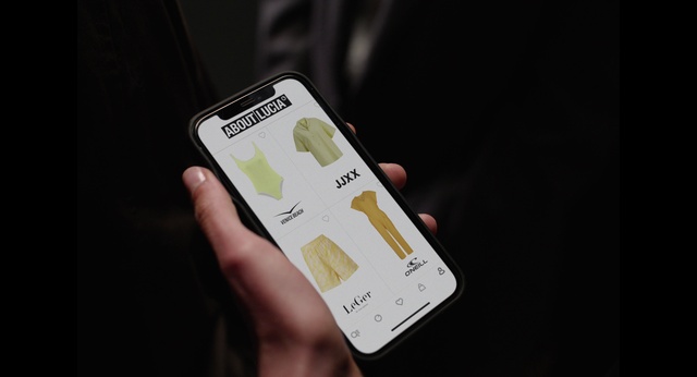 Video Reference: Hand, Communication Device, Portable communications device, Gesture, Finger, Mobile device, Telephony, Gadget, Smartphone, Thumb