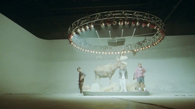 Video Reference: World, Lighting, Art, Sculpture, Entertainment, Performing arts, Ceiling, Event, Space, Performance art