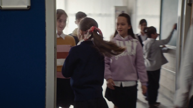 Video Reference: Gesture, Fun, Event, T-shirt, Conversation, Smile, Job, Art, Room, Visual arts