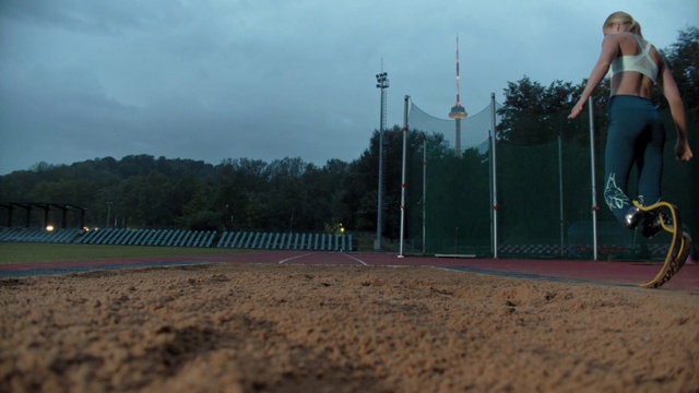 Video Reference: Sky, Cloud, Plant, Tree, Wheel, Asphalt, Track and field athletics, Fence, Grass, Leisure
