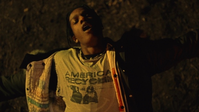 Video Reference: Flash photography, Sleeve, T-shirt, Music, Musician, Audio equipment, Entertainment, Music artist, Event, Darkness