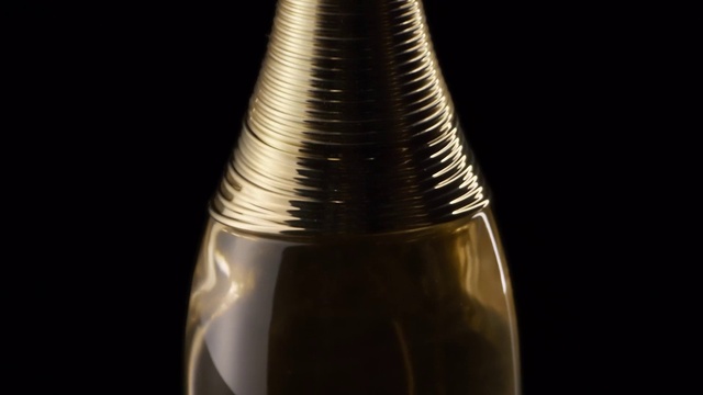 Video Reference: Drinkware, Automotive lighting, Cylinder, Tower, Glass, Skyscraper, Metal, Cone, Lamp, Darkness