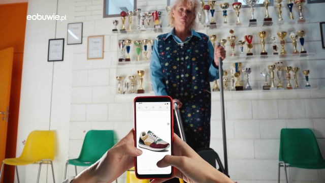 Video Reference: Hand, Product, Mobile phone, Human, Fashion, Communication Device, Gesture, Portable communications device, Telephony, Mobile device