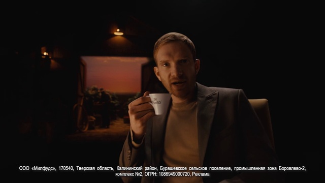 Video Reference: Flash photography, Plant, Gesture, Blazer, Event, Houseplant, Entertainment, Formal wear, Darkness, Microphone