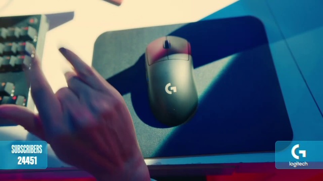 Video Reference: Peripheral, Input device, Mouse, Automotive design, Gesture, Finger, Gadget, Thumb, Audio equipment, Font