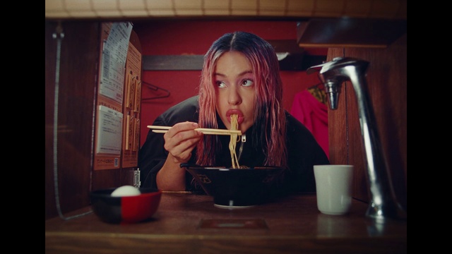 Video Reference: Table, Tableware, Drinkware, Food, Food craving, Serveware, Cup, Drink, Kitchen appliance, Chopsticks