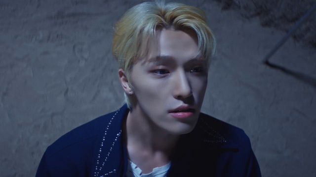 Video Reference: Forehead, Nose, Lip, Eyebrow, Eyelash, Flash photography, Jaw, Neck, Ear, Makeover