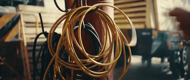 Video Reference: Cable, Electrical wiring, Electronic device, Wire, Electrical supply, Composite material, Audio equipment, Metal, Electronics accessory, Event