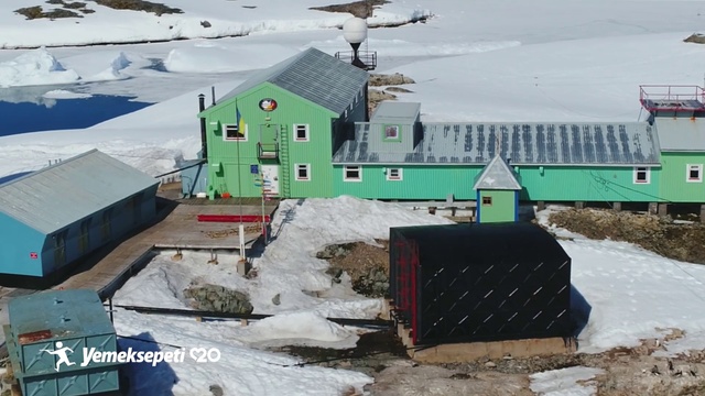 Video Reference: Snow, Building, Slope, House, Freezing, Window, Geological phenomenon, Vehicle, Roof, Aircraft
