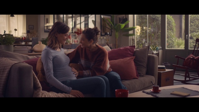 Video Reference: Plant, Comfort, Couch, Interaction, Adaptation, Table, Event, Living room, Coffee table, Darkness