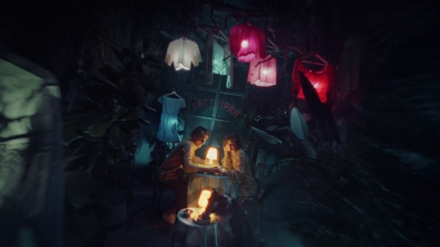 Video Reference: Cg artwork, Event, Darkness, Midnight, Fictional character, Lantern, Heat, Art, Video game software, Entertainment