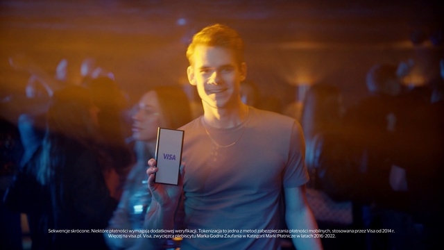 Video Reference: Smile, Flash photography, Entertainment, Music, Fun, Sky, Music artist, Event, Electric blue, Performing arts