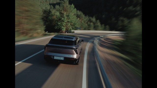 Video Reference: Vehicle, Automotive parking light, Car, Automotive tail & brake light, Automotive lighting, Motor vehicle, Automotive design, Hood, Tire, Road surface