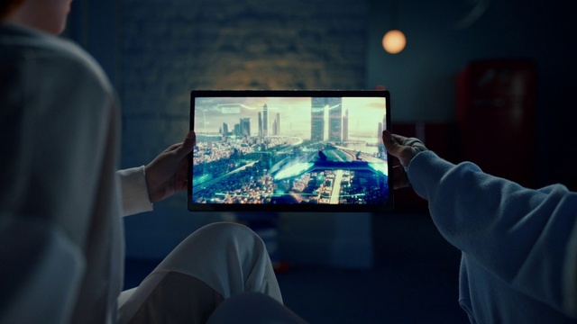 Video Reference: Computer, Personal computer, Gesture, Gadget, Display device, Technology, Multimedia, Electronic device, Flat panel display, Television set