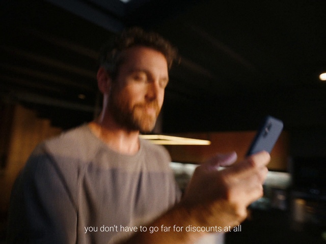 Video Reference: Beard, Musical instrument accessory, Flash photography, Event, Facial hair, T-shirt, Music, Fun, Moustache, Darkness