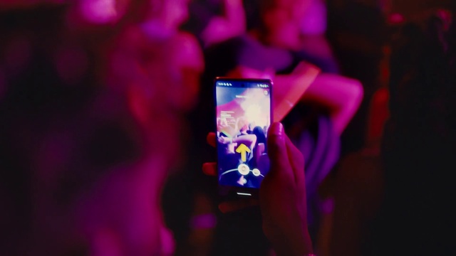 Video Reference: Purple, Violet, Pink, Entertainment, Flash photography, Visual effect lighting, Magenta, Electric blue, Fun, Music