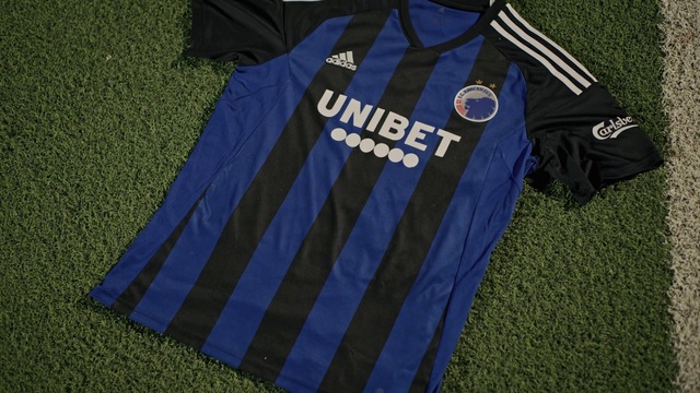 Video Reference: Sports uniform, Sports jersey, Jersey, Sleeve, Player, Sportswear, T-shirt, Baby & toddler clothing, Grass, Electric blue