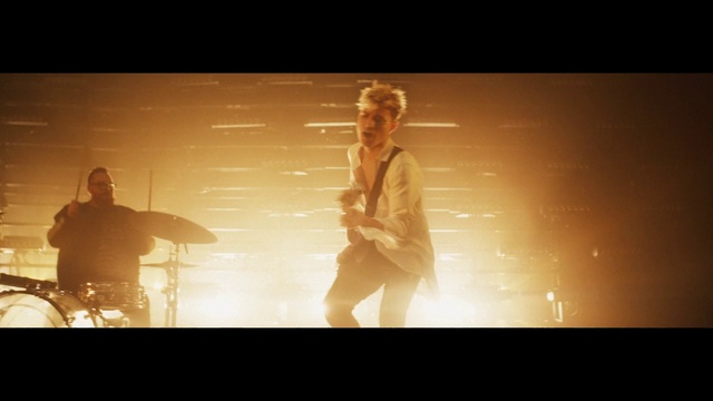 Video Reference: Flash photography, Lighting, Musician, Entertainment, Performing arts, Sunlight, Music, Musical instrument, Heat, Sky