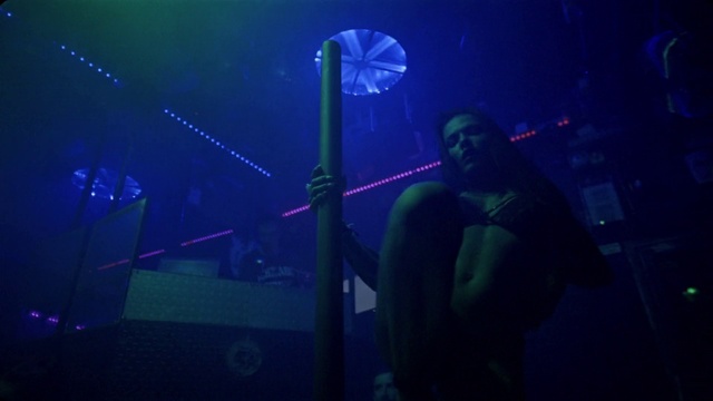 Video Reference: Musician, Musical instrument, Microphone, Blue, Purple, Concert, Music, Artist, Music artist, Performing arts