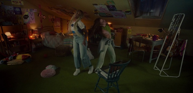 Video Reference: Chair, Leisure, Fun, Event, Art, Room, Games, Grass, Sitting, Pc game