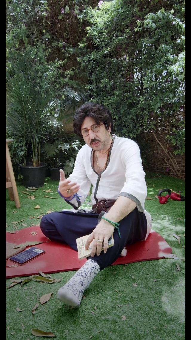 Video Reference: Shoe, Leaf, Plant, Grass, Flowerpot, Leisure, Tree, Knee, Luggage and bags, Bag