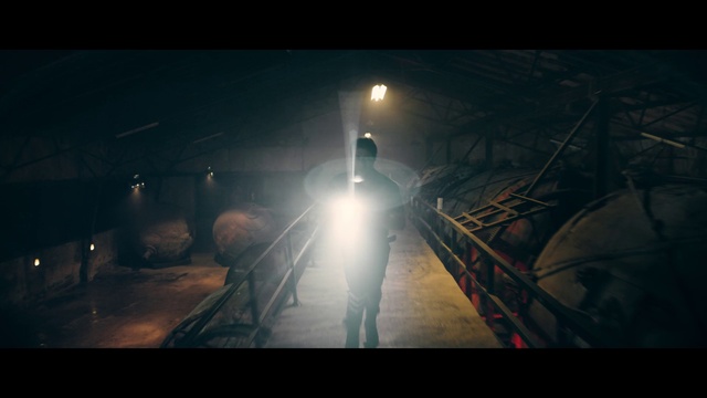 Video Reference: Automotive lighting, Flash photography, Water, Electricity, Headlamp, Atmospheric phenomenon, Street light, Lens flare, Tints and shades, Asphalt