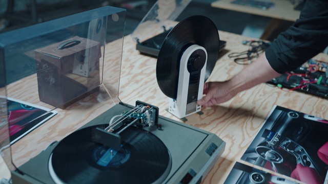 Video Reference: Gas stove, Table, Automotive design, Audio equipment, Electronic instrument, Kitchen, Gadget, Kitchen appliance, Kitchen utensil, Kitchen stove