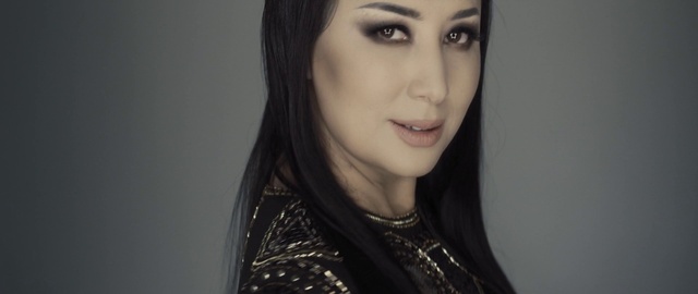 Video Reference: Face, Nose, Lip, Smile, Eyebrow, Lipstick, Eyelash, Flash photography, Jaw, Eye liner